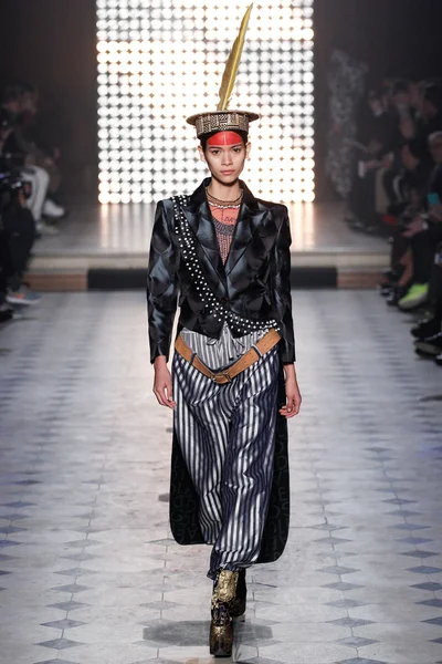 Look 36